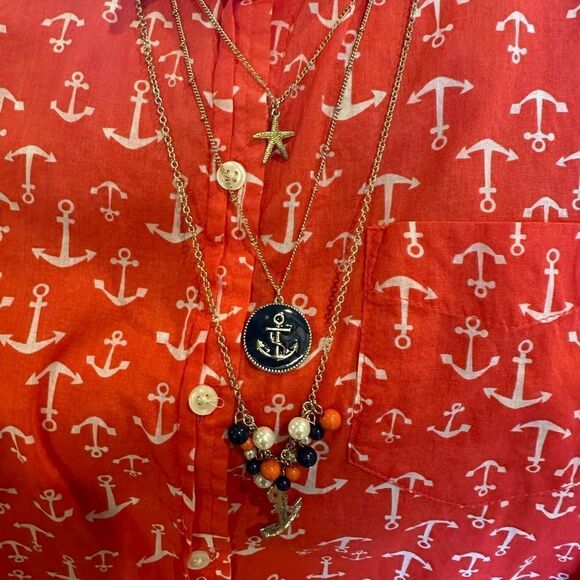 Old Navy Button-Up Red Anchor Print Collared Long Sleeves necklace included - Picture 4 of 11